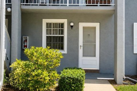 Condo in Dunedin, Florida, 2 bedrooms № 2217851 - photo 2
