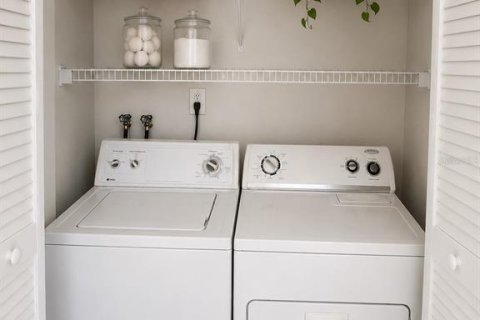 Condo in Dunedin, Florida, 2 bedrooms № 2217851 - photo 15