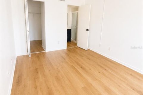 Condo in Dunedin, Florida, 2 bedrooms № 2217851 - photo 7