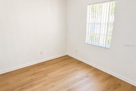 Condo in Dunedin, Florida, 2 bedrooms № 2217851 - photo 10
