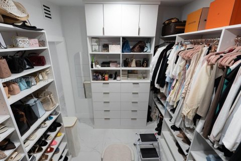 Villa ou maison à louer à Miami, Floride: 3 chambres, 119.38 m2 № 1976578 - photo 28