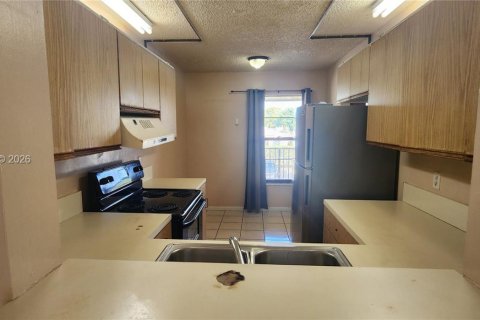 Condominio en alquiler en Pembroke Pines, Florida, 2 dormitorios, 92.9 m2 № 2026985 - foto 6