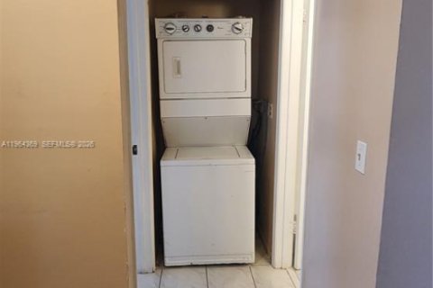 Condominio en alquiler en Pembroke Pines, Florida, 2 dormitorios, 92.9 m2 № 2026985 - foto 15