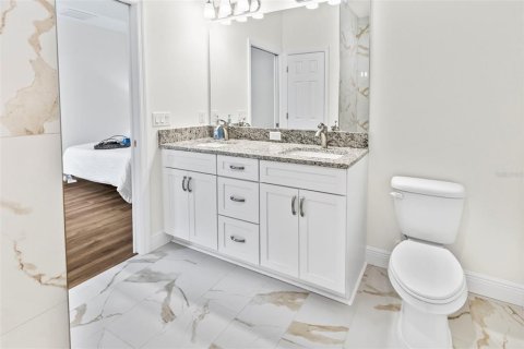 Casa en venta en Riverview, Florida, 4 dormitorios, 185.8 m2 № 2215647 - foto 30