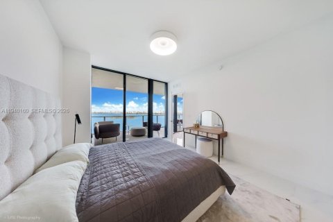 Condo in Miami, Florida, 3 bedrooms  № 2000751 - photo 9