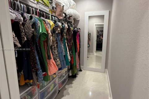 Villa ou maison à louer à Port St. Lucie, Floride: 6 chambres № 2015806 - photo 6