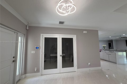Villa ou maison à louer à Port St. Lucie, Floride: 6 chambres № 2015806 - photo 12