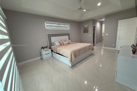 Villa ou maison à louer à Port St. Lucie, Floride: 6 chambres № 2015806 - photo 11