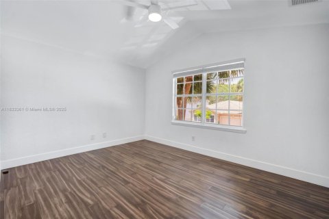 House in Boynton Beach, Florida 5 bedrooms, 284 sq.m. № 1825702 - photo 23