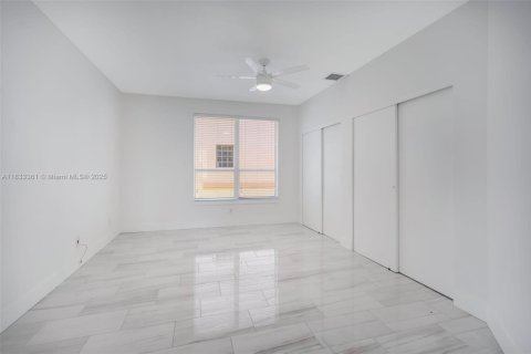 House in Boynton Beach, Florida 5 bedrooms, 284 sq.m. № 1825702 - photo 18
