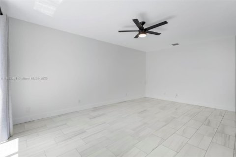 House in Boynton Beach, Florida 5 bedrooms, 284 sq.m. № 1825702 - photo 20