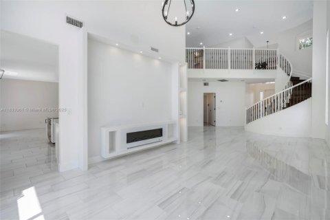 House in Boynton Beach, Florida 5 bedrooms, 284 sq.m. № 1825702 - photo 12