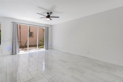 House in Boynton Beach, Florida 5 bedrooms, 284 sq.m. № 1825702 - photo 19