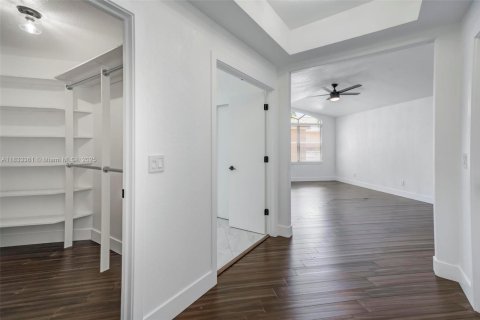 House in Boynton Beach, Florida 5 bedrooms, 284 sq.m. № 1825702 - photo 27