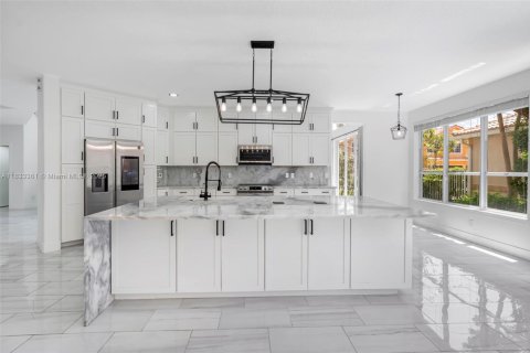 House in Boynton Beach, Florida 5 bedrooms, 284 sq.m. № 1825702 - photo 7