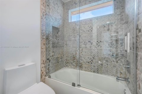 House in Boynton Beach, Florida 5 bedrooms, 284 sq.m. № 1825702 - photo 30