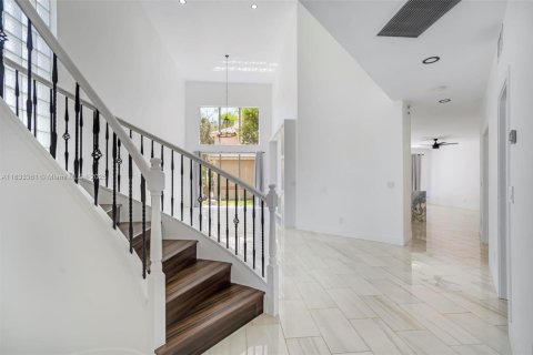 House in Boynton Beach, Florida 5 bedrooms, 284 sq.m. № 1825702 - photo 11