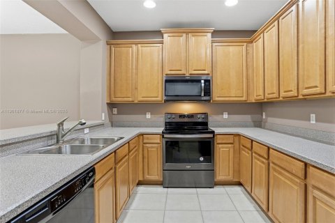 Condo in Orlando, Florida, 3 bedrooms  № 1953314 - photo 4