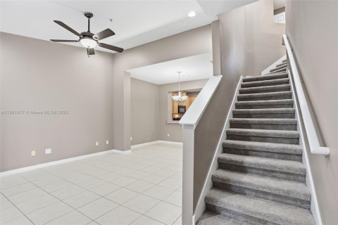 Condo in Orlando, Florida, 3 bedrooms  № 1953314 - photo 13