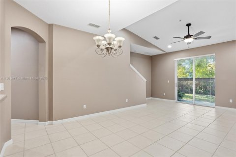 Condo in Orlando, Florida, 3 bedrooms  № 1953314 - photo 3