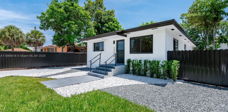 House in Miami, Florida 4 bedrooms, 181.07 sq.m. № 1898378