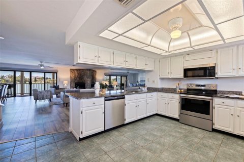 Touwnhouse à vendre à Treasure Island, Floride: 3 chambres, 172.33 m2 № 2427082 - photo 18