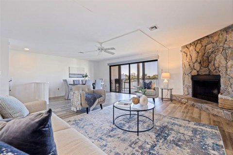 Touwnhouse à vendre à Treasure Island, Floride: 3 chambres, 172.33 m2 № 2427082 - photo 8