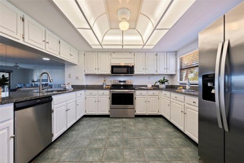 Touwnhouse à vendre à Treasure Island, Floride: 3 chambres, 172.33 m2 № 2427082 - photo 19