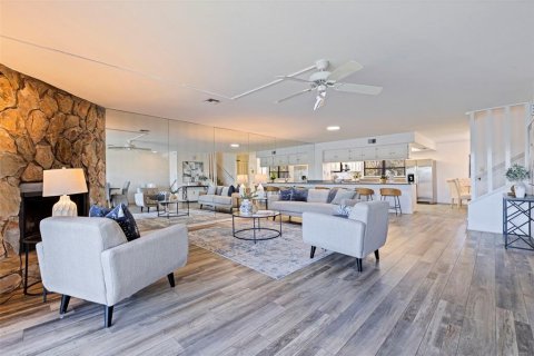 Touwnhouse à vendre à Treasure Island, Floride: 3 chambres, 172.33 m2 № 2427082 - photo 10