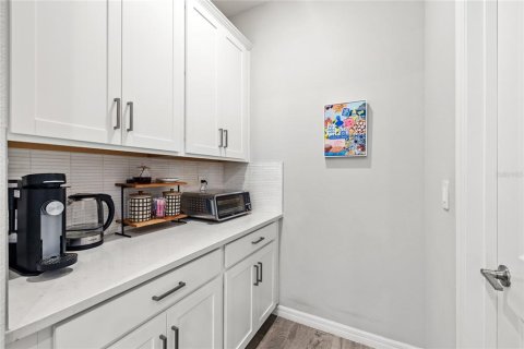 House in Clermont, Florida 4 bedrooms, 220.46 sq.m. № 2236310 - photo 12