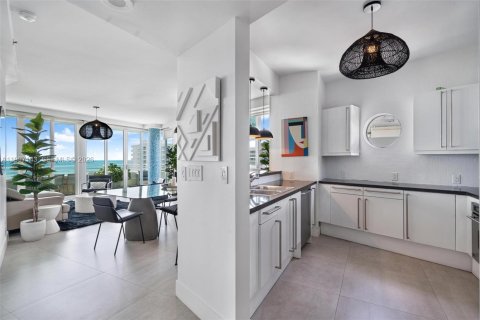 Copropriété à louer à Miami Beach, Floride: 2 chambres, 145.58 m2 № 2256136 - photo 14