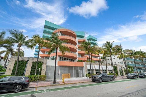 Copropriété à louer à Miami Beach, Floride: 2 chambres, 145.58 m2 № 2256136 - photo 3