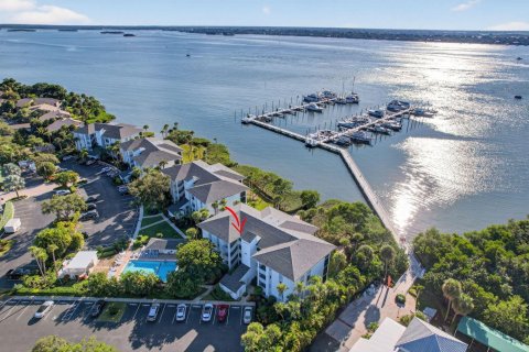 Condominio en Stuart, Florida, 2 dormitorios № 2082757
