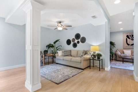 Condominio en venta en Orlando, Florida, 3 dormitorios, 186.64 m2 № 1789425 - foto 3
