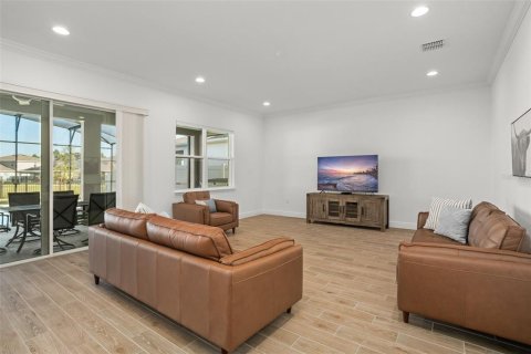 House in Winter Garden, Florida 5 bedrooms, 271.92 sq.m. № 1826227 - photo 8