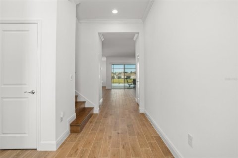 House in Winter Garden, Florida 5 bedrooms, 271.92 sq.m. № 1826227 - photo 6