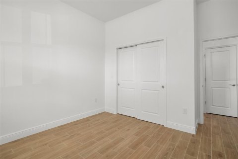 House in Winter Garden, Florida 5 bedrooms, 271.92 sq.m. № 1826227 - photo 4