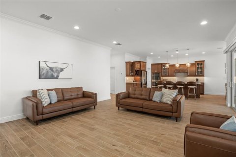 House in Winter Garden, Florida 5 bedrooms, 271.92 sq.m. № 1826227 - photo 10