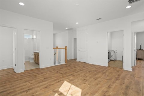 House in Winter Garden, Florida 5 bedrooms, 271.92 sq.m. № 1826227 - photo 23