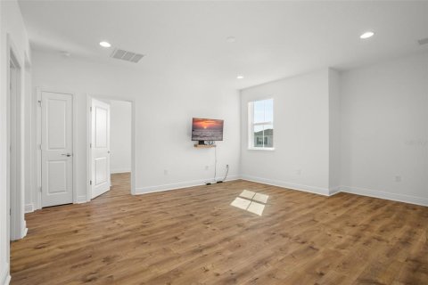 House in Winter Garden, Florida 5 bedrooms, 271.92 sq.m. № 1826227 - photo 21
