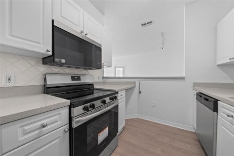 Condo in Tampa, Florida, 3 bedrooms  № 1378500 - photo 2