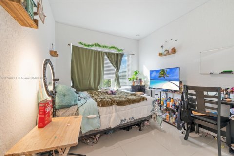 Touwnhouse à vendre à Homestead, Floride: 4 chambres, 129.88 m2 № 1985246 - photo 9