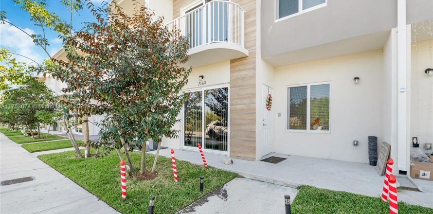 Touwnhouse à Homestead, Floride 4 chambres, 129.88 m2 № 1985246