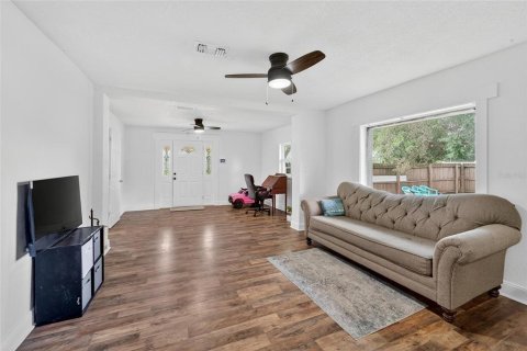 House in Lakeland, Florida 4 bedrooms, 137.5 sq.m. № 1900292 - photo 20