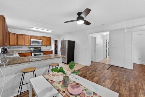 House in Lakeland, Florida 4 bedrooms, 137.5 sq.m. № 1900292 - photo 18