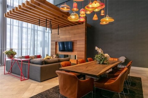 Condominio en alquiler en Miami, Florida, 2 dormitorios, 102.19 m2 № 1965732 - foto 27