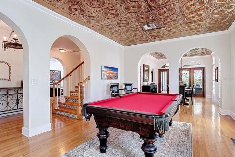 House in Tampa, Florida 4 bedrooms, 294.87 sq.m. № 1918843 - photo 6