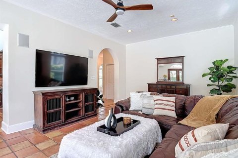 House in Tampa, Florida 4 bedrooms, 294.87 sq.m. № 1918843 - photo 19