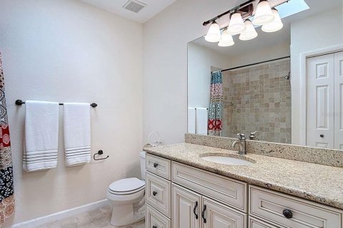 House in Tampa, Florida 4 bedrooms, 294.87 sq.m. № 1918843 - photo 25