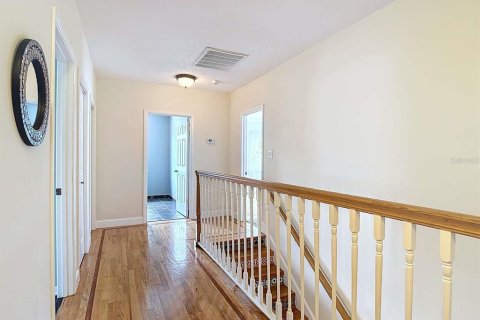 House in Tampa, Florida 4 bedrooms, 294.87 sq.m. № 1918843 - photo 22